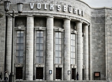 volksbuehne_by_satyaprem_pixabay.jpg Volksbühne Eingang