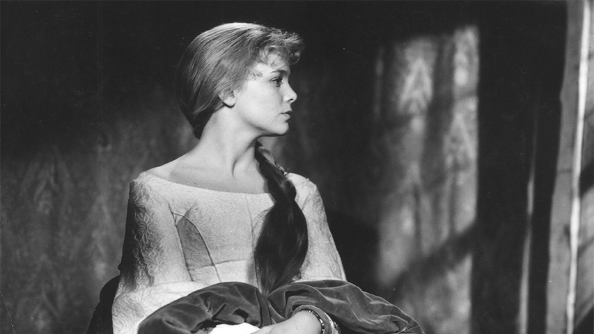 Karin Ugowski in costume